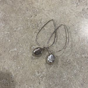 Silpada wire drop earrings EUC